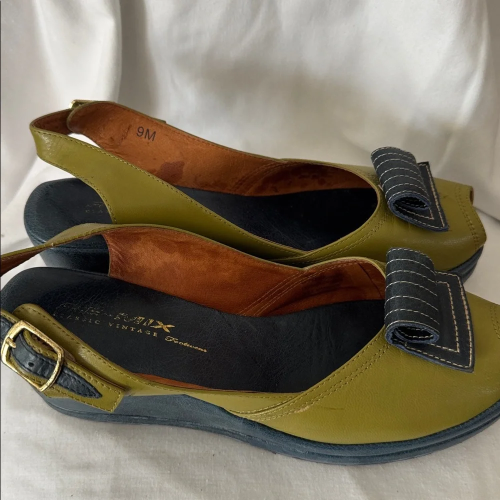 RE-MIX Olive Green Peep Toe Sandals with Bow Accent SIZE 9 - Picture 2 of 8